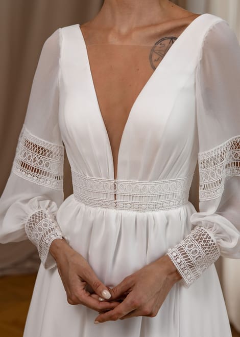 Свадебное платье из шифона с бохо рукавами