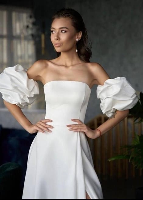 Свадебное платье в молочном цвете миди с блеском