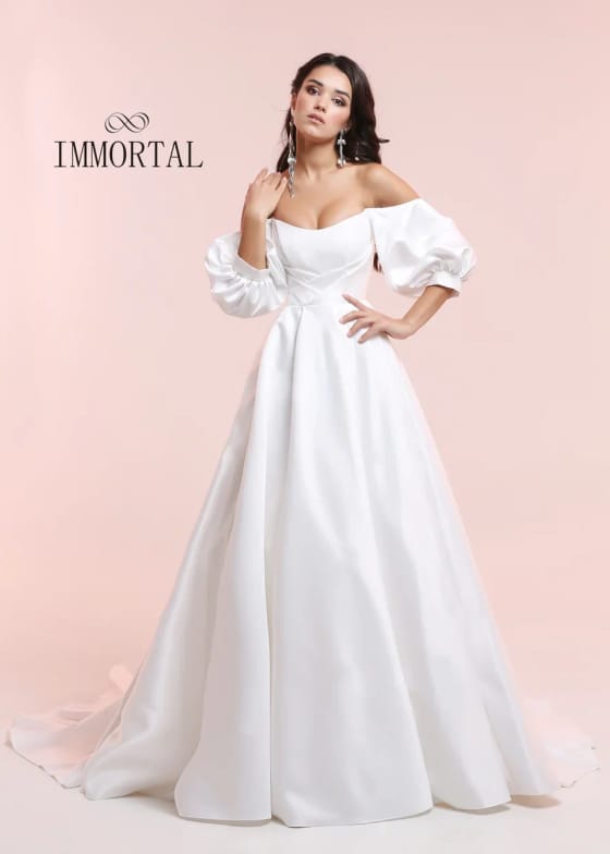 Свадебное платье с рукавами фонариками и блестками на корсете