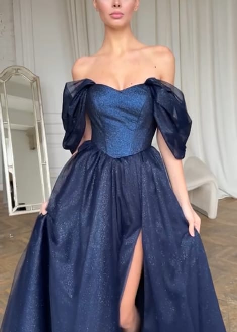 Синее вечернее платье с блестками, открытыми плечами и пышными рукавами – Звездная Феерия